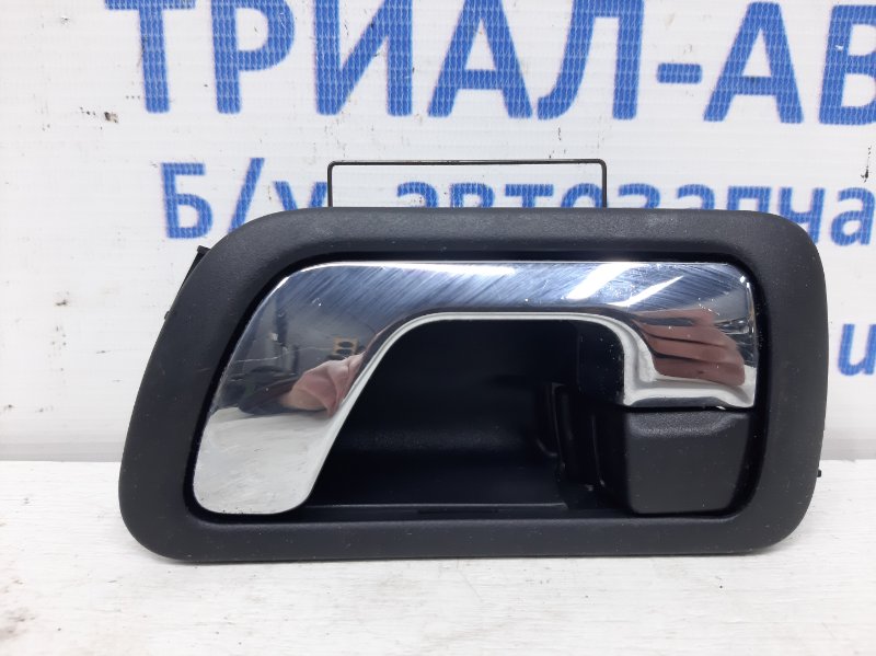 Ручка двери внутренняя левая Mitsubishi Pajero Wagon 2006-2022 4 3.2 Дизель 4M41 MR604135 Б/У