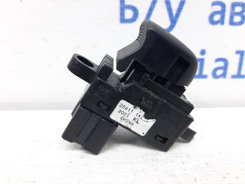Кнопка стеклоподъемника Nissan Juke 2010-2019 F15 1.6 turbo MR16DDT 254111KL0A Б/У