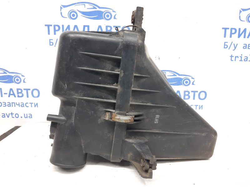 Корпус воздушного фильтра Suzuki Grand Vitara JT 2.0 Бензин J20A Корпус воздушного фильтра Suzuki Grand Vitara JT 2.0 Бензин J20A