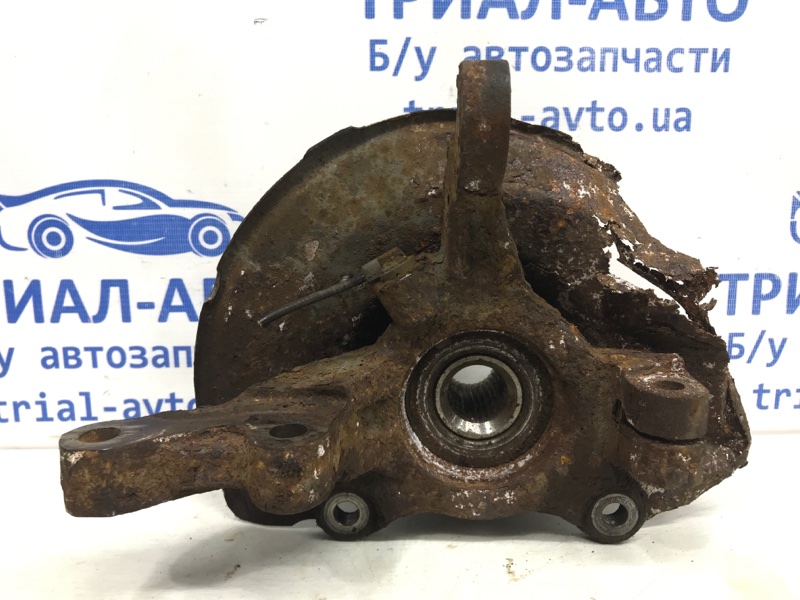 Кулак поворотный правый со ступицей Mitsubishi Outlander 2012-2021 GF 2.2 diesel 4N14 3870A008 Б/У