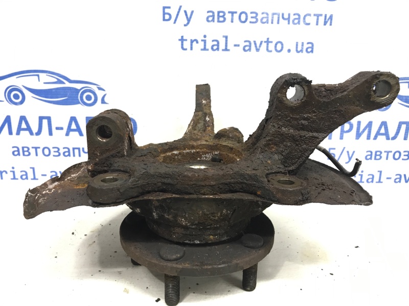 Кулак поворотный левый со ступицей Outlander 2012-2021 GF 2.2 diesel 4N14