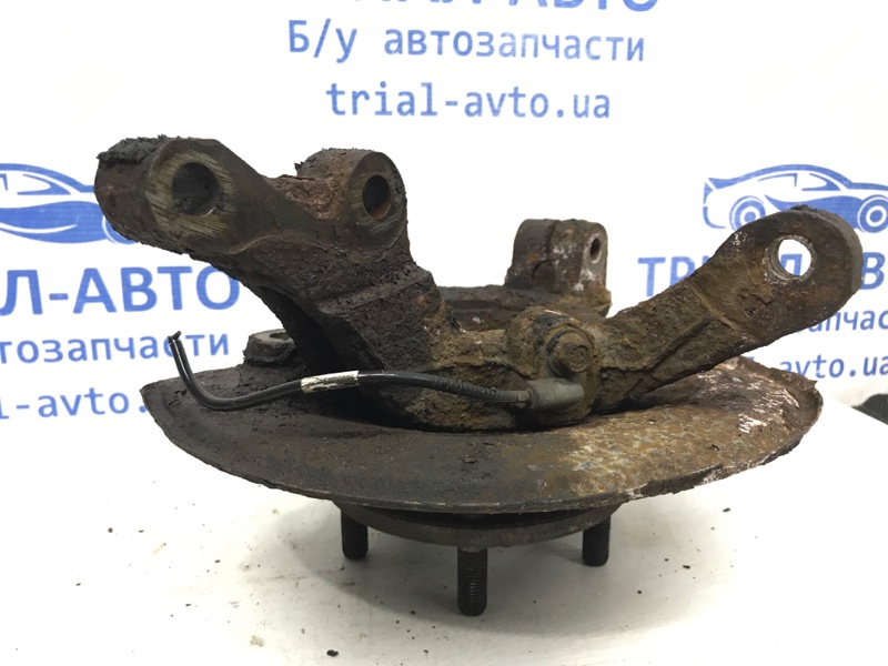 Кулак поворотный левый со ступицей Outlander 2012-2021 GF 2.2 diesel 4N14