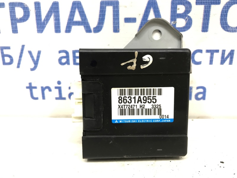 Блок управления полным приводом Mitsubishi Outlander 2012-2021 GF 2.2 diesel 4N14 8631A955 Б/У