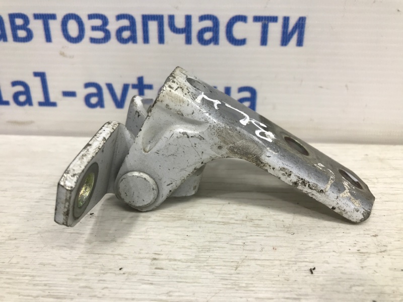 Петля двери задней левой нижняя Mitsubishi Outlander GF 2.2 diesel 4N14