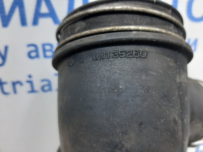 Патрубок воздушного фильтра Mitsubishi Outlander CU 2.4 бензин 4G69 Патрубок воздушного фильтра Mitsubishi Outlander CU 2.4 бензин 4G69