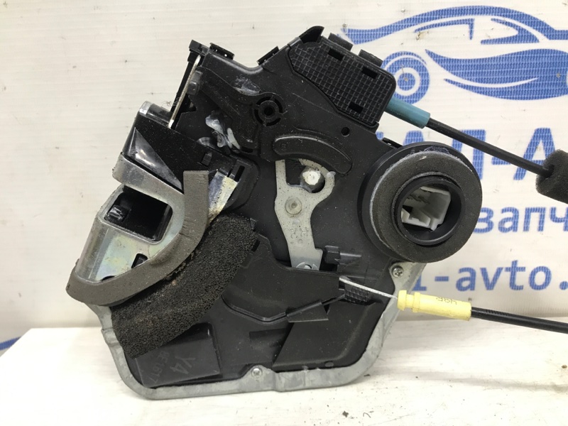 Замок двери задний правый RAV 4 2005-2012 A30 2.2 diesel 2ADFTV