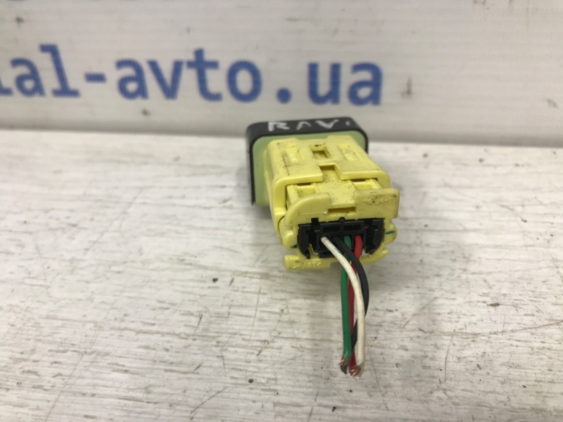 Датчик удара (AIRBAG) RAV 4 2005-2012 A30 2.2 diesel 2ADFTV