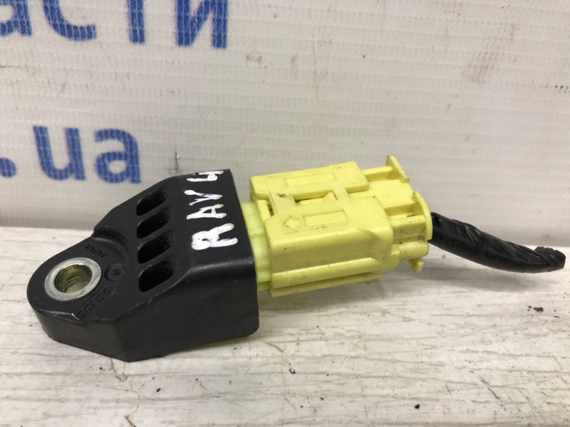 Датчик удара (AIRBAG) Toyota RAV 4 2005-2012 A30 2.2 diesel 2ADFTV 8983133020 Б/У