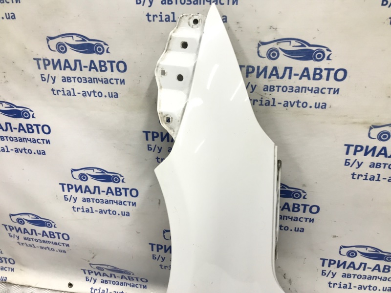Крыло переднее левое Рестайлинг Toyota Avensis T27 2.0 diesel