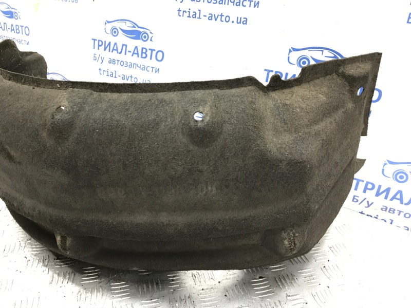 Подкрылок задний правый Toyota Avensis T27 2.0 diesel