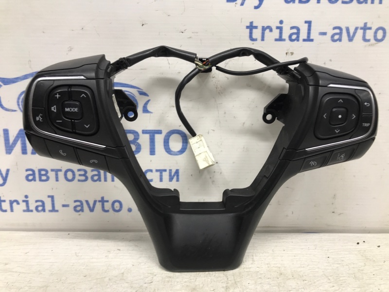 Кнопки руля Toyota Avensis 2009-2018 T27 2.0 diesel 84250-05230 Б/У