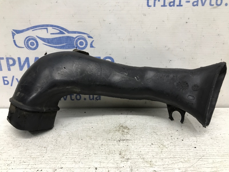 Воздухозаборник Toyota Avensis 2003-2009 T25 2.2 diesel 2ADFTV 177510R010 Б/У