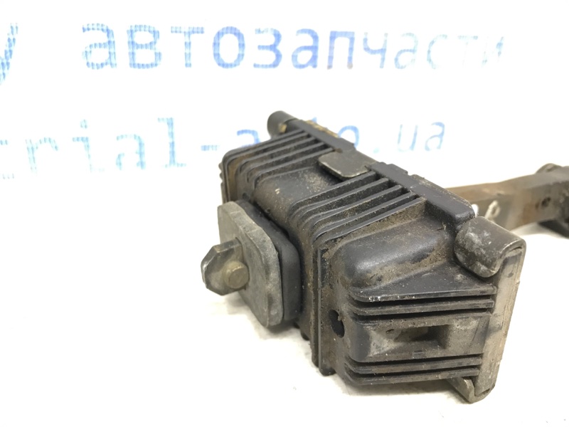Ограничитель двери передний правый Avensis 2003-2009 T25 2.2 diesel 2ADFTV