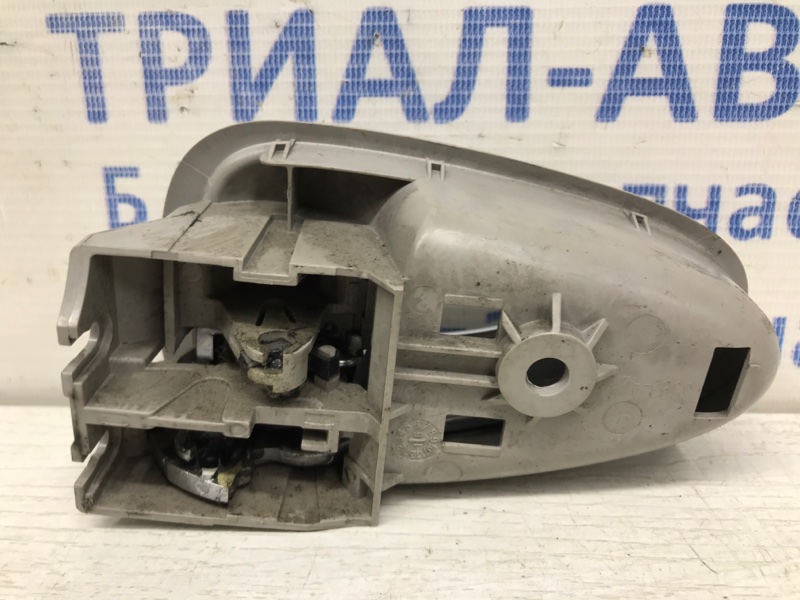 Ручка двери внутренняя правая Avensis 2009-2018 T27 2.0 diesel