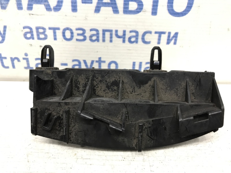 Кронштейн бампера задний правый Toyota Avensis T27 2.0 diesel