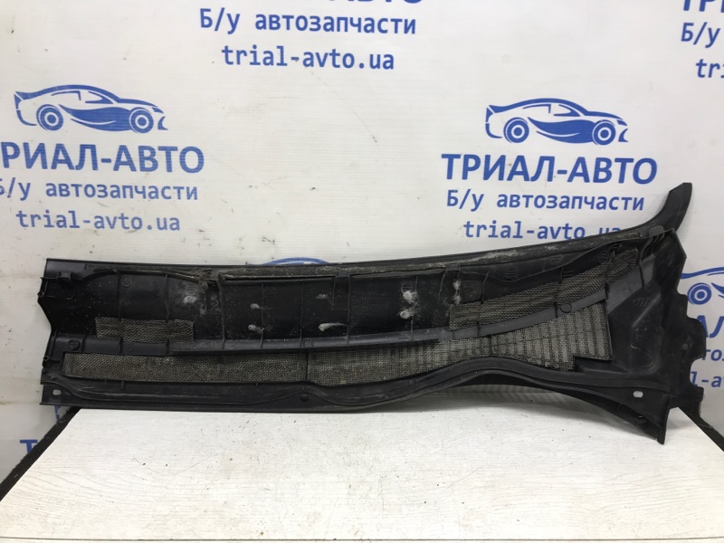 Дефлектор дворников правый Avensis 2003-2009 T25 2.2 diesel 2ADFTV