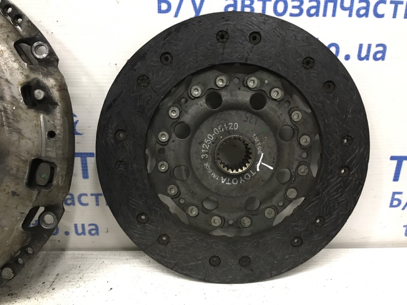Корзина сцепления+Диск сцепления Avensis 2003-2009 T25 2.2 diesel 2ADFTV