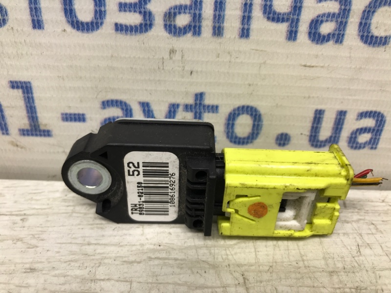 Датчик удара (AIRBAG) Toyota Avensis 2009-2018 T27 2.0 diesel 8983105050 Б/У