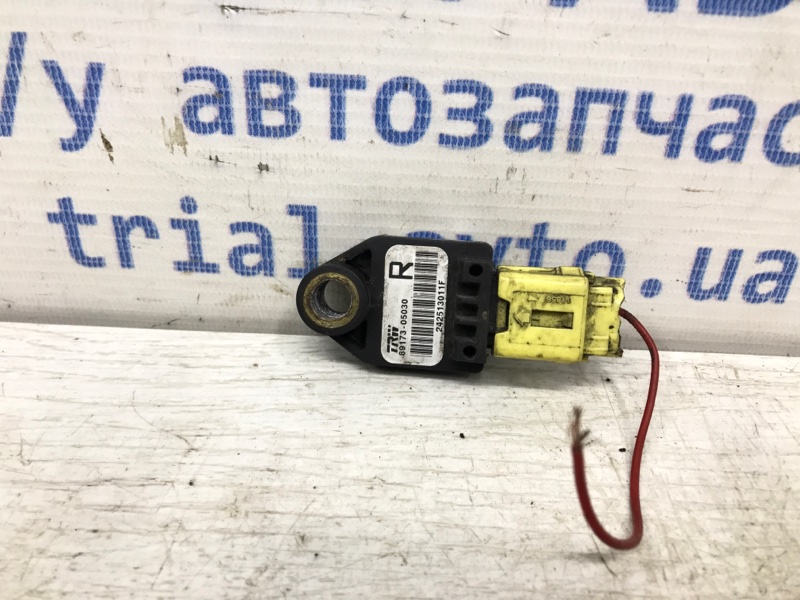 Датчик удара (AIRBAG) Toyota Avensis 2009-2018 T27 2.0 diesel 8917305030 Б/У