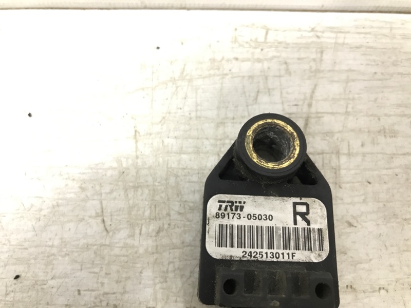 Датчик удара (AIRBAG) Toyota Avensis T27 2.0 diesel