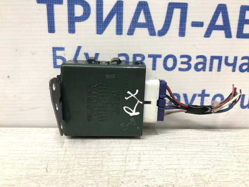 Блок управления дверьми Lexus RX 350 2003-2009 XU30 3.5 Бензин 2GRFE 8597048020 Б/У