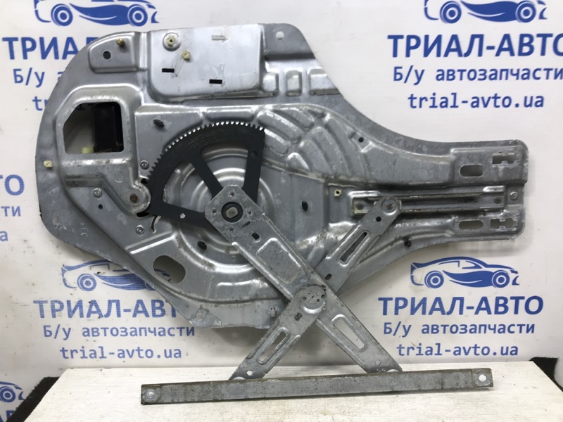 Стеклоподъемник передний левый Tucson 2004-2009 JM 2.0 diesel D4EA МКПП
