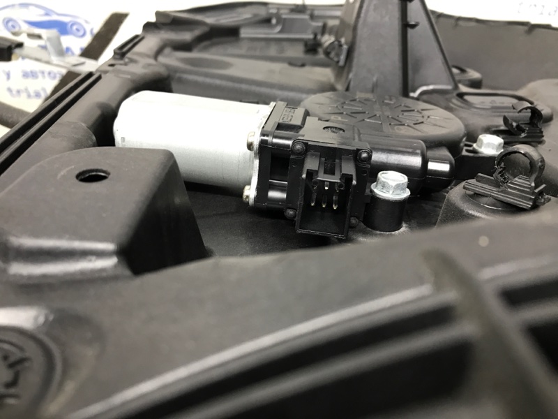 Стеклоподъемник передний правый Mazda CX 5 KE 2.2 diesel Стеклоподъемник передний правый Mazda CX 5 KE 2.2 diesel