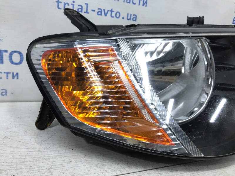 Фара правая L200 2006-2015 KB 2.5 дизель 4D56U МКПП