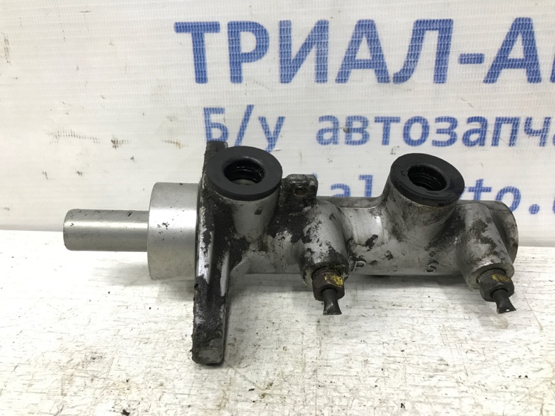 Тормозной цилиндр главный Hyundai Tucson 2004-2009 JM 2.0 diesel D4EA МКПП 58510-2E100 Б/У