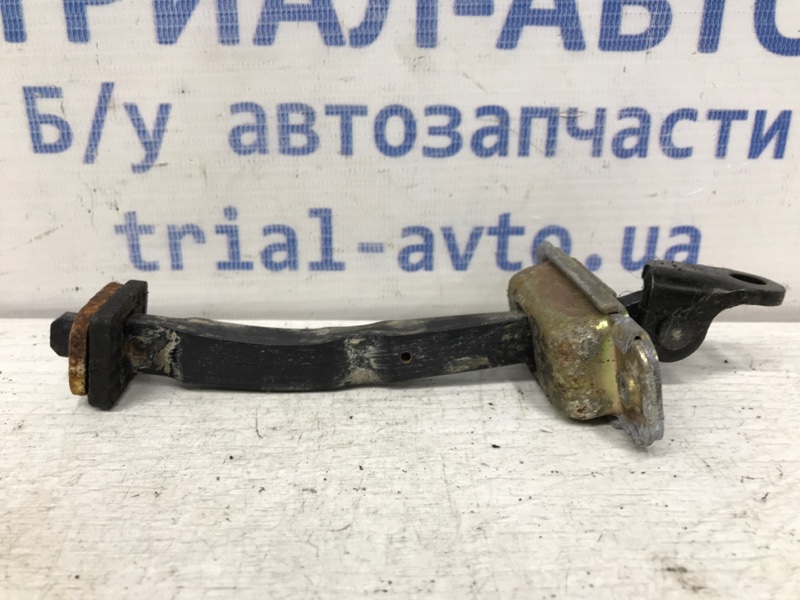 Ограничитель двери задний правый Hyundai Tucson 2004-2009 JM 2.0 diesel D4EA МКПП 79490-2E000 Б/У