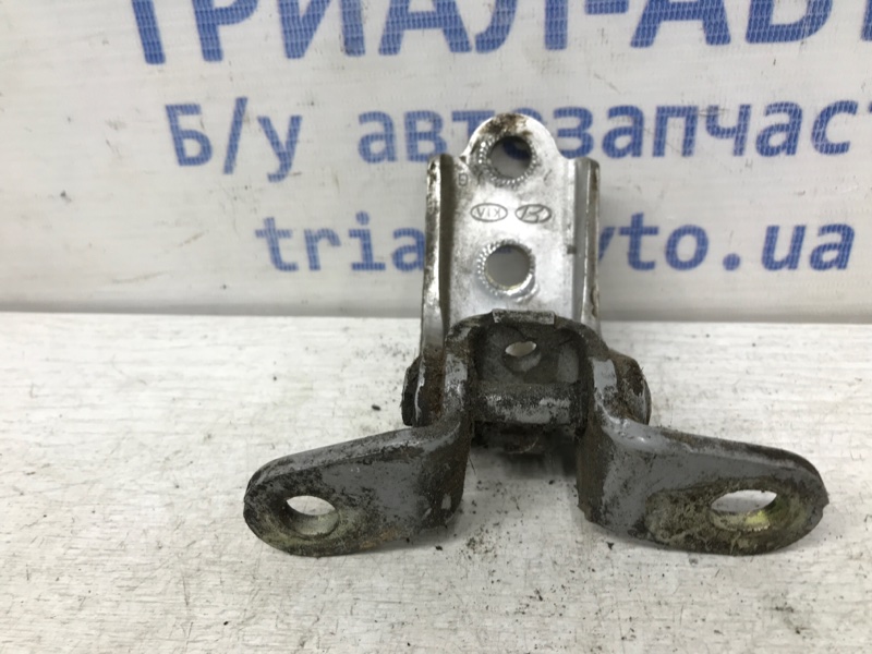 Петля двери задней правой нижняя Hyundai Tucson JM 2.0 diesel D4EA МКПП