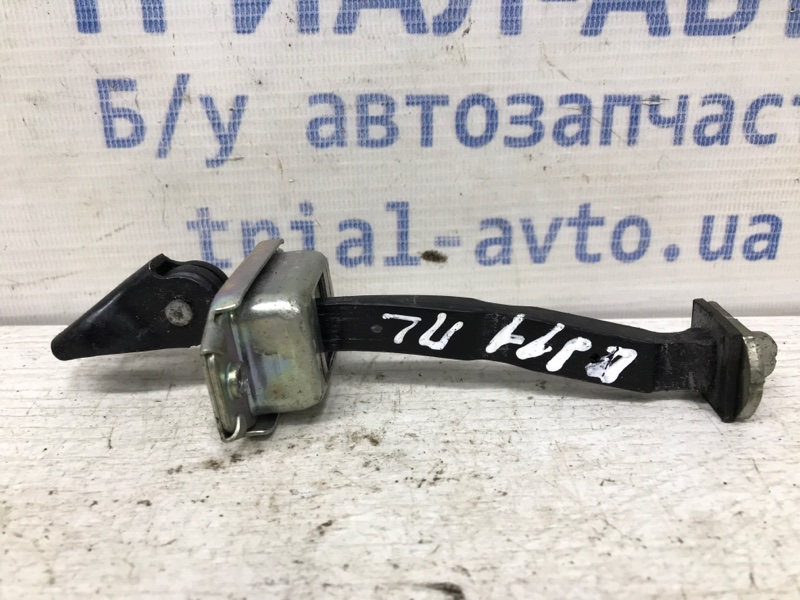 Ограничитель двери передний левый Nissan Qashqai 2013-2022 J11 1.2 Бензин HRA2DDT 804304EA0A Б/У