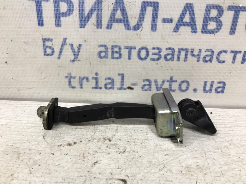 Ограничитель двери передний правый Nissan Qashqai 2013-2022 J11 1.2 Бензин HRA2DDT 804304EA0A Б/У
