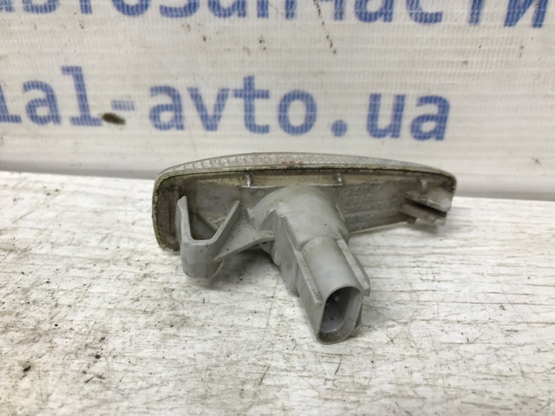 Повторитель поворотника Mitsubishi Outlander XL 2.4 бензин 4b12 Повторитель поворотника Mitsubishi Outlander XL 2.4 бензин 4b12