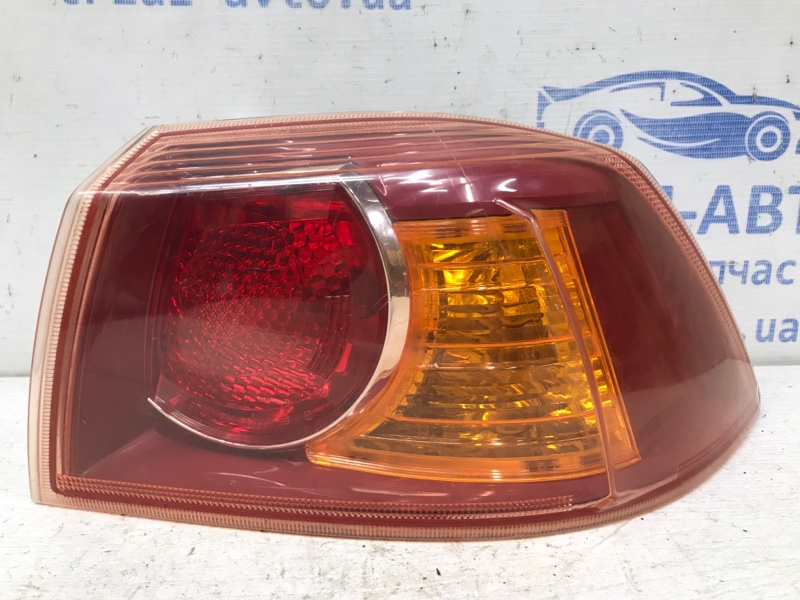 Фонарь задний внешний правый Mitsubishi Lancer 2007-2017 10 1.5 бензин 4a91 8330A556 Б/У
