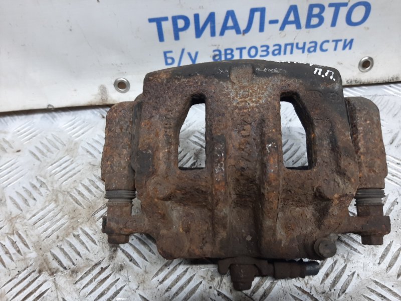 Суппорт передний правый Hyundai Santa fe 2012-2019 DM 2.2 diesel D4HB 58130-2W700 Б/У