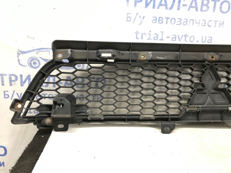 Решетка радиатора Рестайлинг Outlander 2007-2012 XL 2.2 diesel 4N14