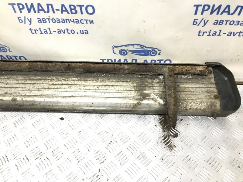 Подножка правая Pajero Sport 1996-2008 K9 2.5 Diesel 4D56 МКПП