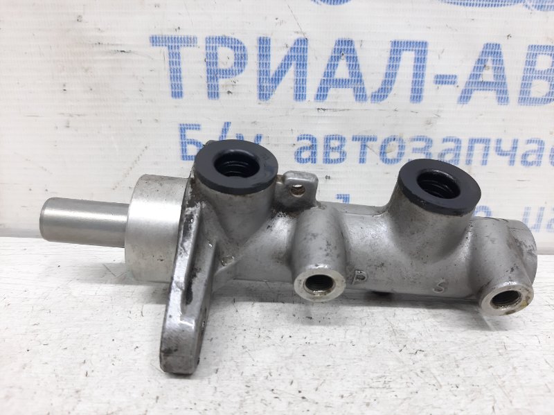 Тормозной цилиндр главный Hyundai Tucson 2004-2009 JM 2.0 diesel D4EA МКПП 58510-2E100 Б/У