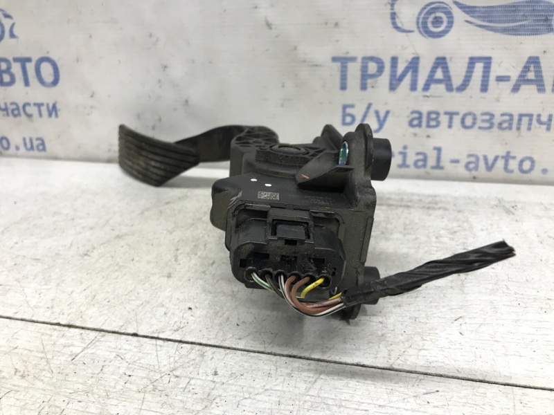Педаль газа Mitsubishi Outlander XL 2.2 diesel 4N14