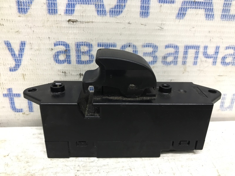 Кнопка стеклоподъемника Mitsubishi Pajero Wagon 2006-2022 4 3.2 Дизель 4M41 8608a143 Б/У