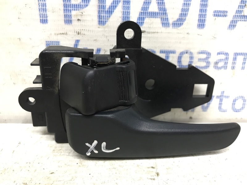 Ручка двери внутренняя левая Mitsubishi Outlander 2007-2012 XL 2.2 diesel 4N14 5716A087XA Б/У
