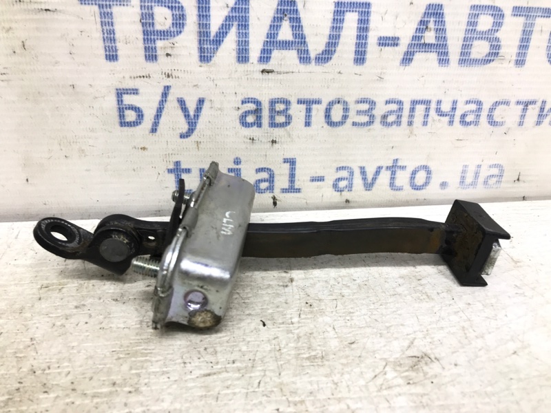 Ограничитель двери задний правый SsangYong Kyron 2005-2016 DJ 2.0 diesel D20Dt 7136009001 Б/У