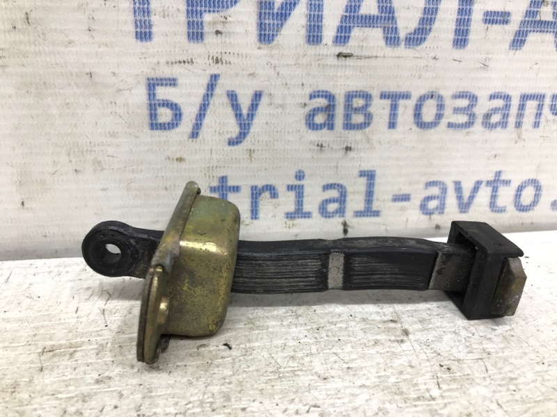 Ограничитель двери задний левый Mitsubishi Pajero Sport 1996-2008 K9 2.5 Diesel 4D56 МКПП MR503535 Б/У