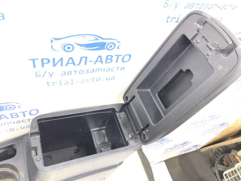 Подлокотник Outlander 2007-2012 XL 2.2 diesel 4N14