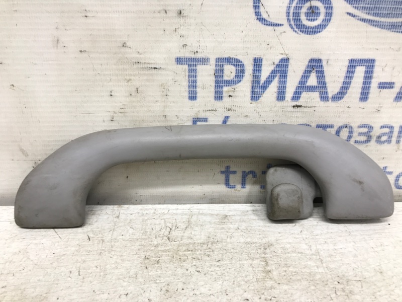 Ручка потолка Mitsubishi Pajero Sport 1996-2008 K9 2.5 Diesel 4D56 МКПП MR330017 Б/У