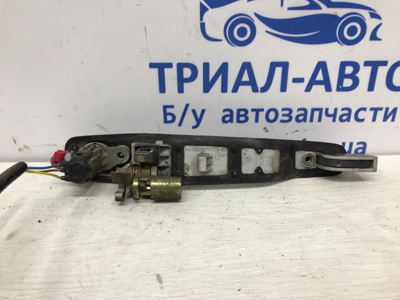Ручка двери внешняя передняя правая Mitsubishi Outlander CU 2.4 бензин 4G69