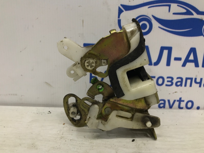 Замок двери задний правый Mitsubishi Pajero Sport 1996-2008 K9 2.5 Diesel 4D56 МКПП MR313410 Б/У