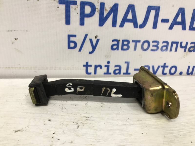 Ограничитель двери передний левый Mitsubishi Pajero Sport 1996-2008 K9 2.5 Diesel 4D56 МКПП MR503535 Б/У