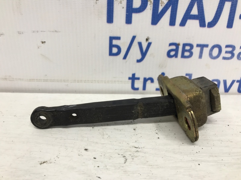 Ограничитель двери передний правый Mitsubishi Pajero Sport 1996-2008 K9 2.5 Diesel 4D56 МКПП MR503535 Б/У
